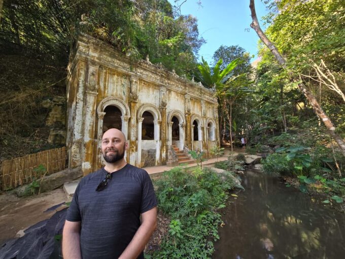 Best of Chiang Mai :Temple,Nature and Culture - Alms-giving to Monks