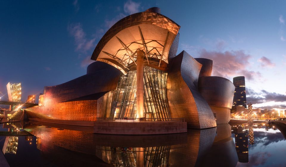 Bilbao & Guggenheim Private Walking Tour From Hotel/Center - Meeting Point