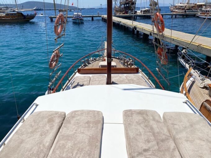 Bodrum: Peninsula Private Boat Tour With Lunch - Food and Drink Options