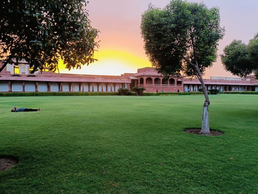 Book Official Tour Guide for Fatehpur Sikri. - Booking Process