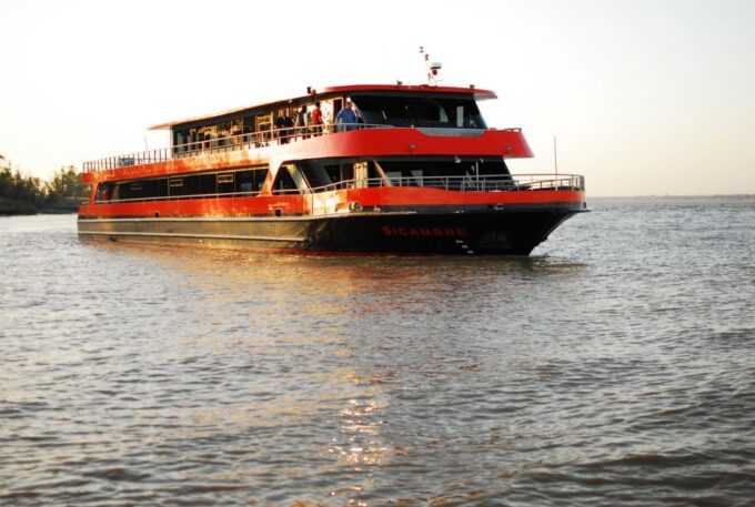 Bordeaux: 2-Hour River Dinner Cruise - Meeting Point