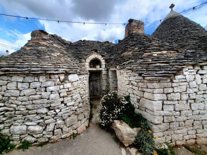 Brindisi: Alberobello, Locorotondo & Ostuni Tour With Brunch - Customer Feedback and Ratings
