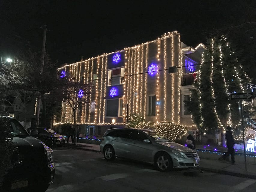 Brooklyn: 1.5-Hour Dyker Heights Christmas Lights Tour - Accessibility