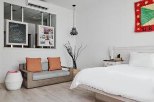 Bungalow Hotel - Booking Information and Tips