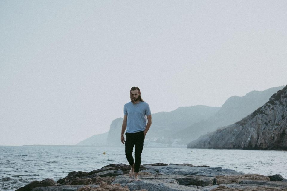 Calella: Photoshoot for Two, on the Beach, at Sunset. - Meet the Host