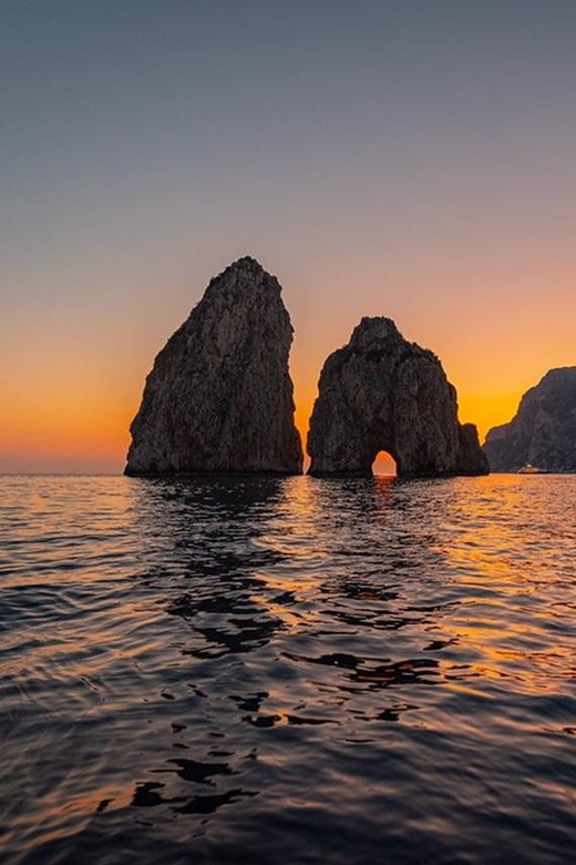 Capri: Exclusive Sunset Boat Tour With Swimming and Prosecco - Meeting Location