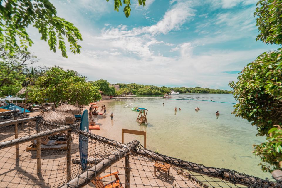 Cartagena: Islabela Islands Boat Trip With Lunch & Cocktail - Activities and Amenities