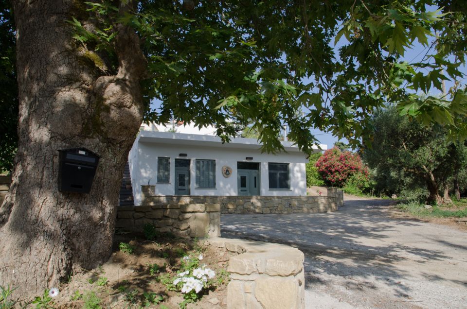 Chania: 5-Wine Tasting With Locals in Village Near Kissamos - Scenic Village Setting