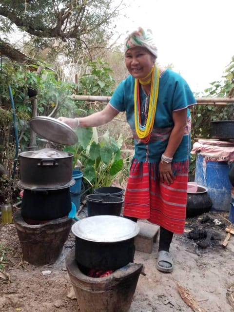 Chiang Mai : Sgaw Karen Hill Tribe Village Tour - Pickup and Journey