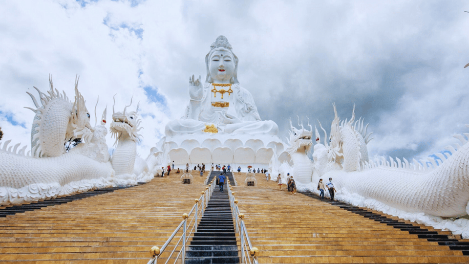 Chiang Rai 3 Temples (White/Blue/Red) +Long Neck Village - Customer Feedback