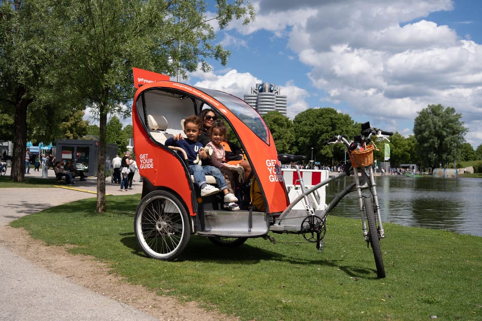 City & English Garden Private Guided Pedicab / Rikscha Tour - Private Guided Pedicab Tour