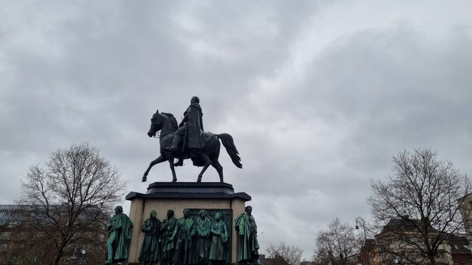 Cologne: Guide Walking Tour for Children - Tour Structure and Logistics