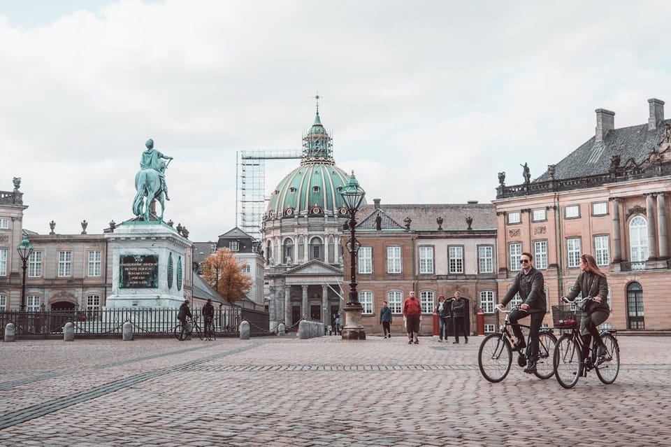 Copenhagen: Christiansborg Palace & Walking Tour in French - Important Visitor Information