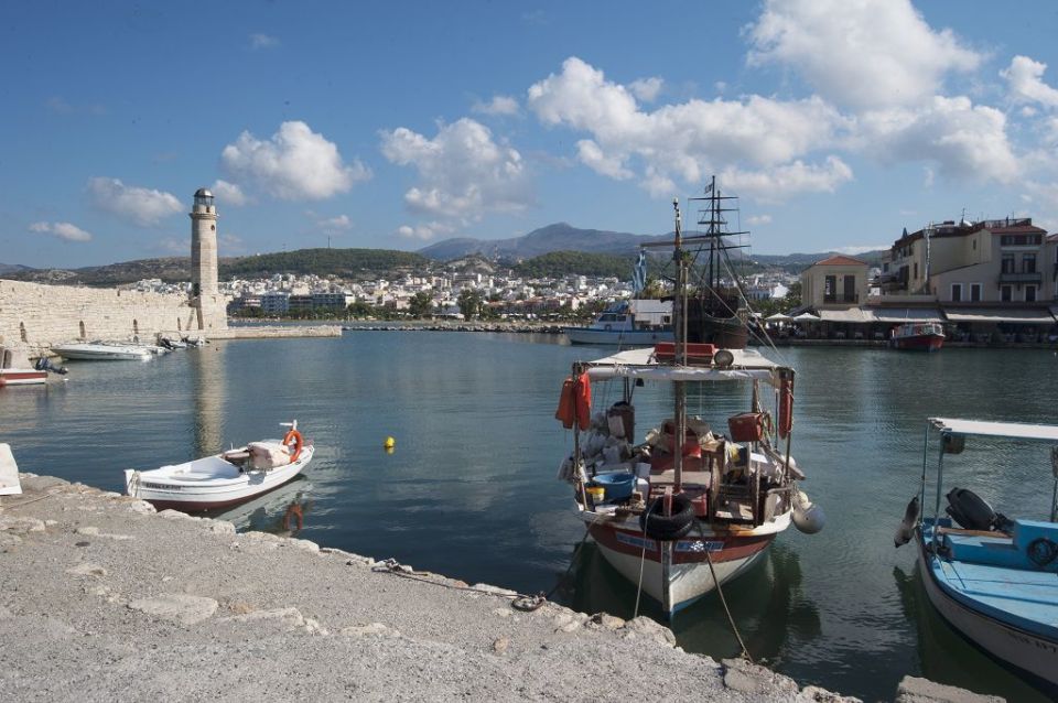 Crete: Chania Old Town, Lake Kournas and Rethymno Tour - Discovering Lake Kournas