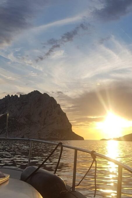 Cruise, Coffee and Swimming in the Calanques of Frioul - Excursion Highlights