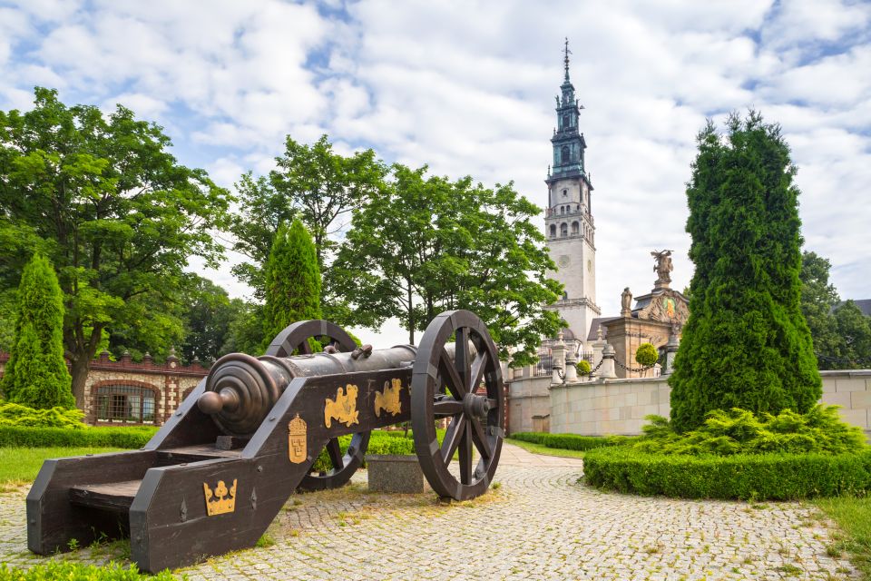 Czestochowa Black Madonna Experience With Private Transport - Historical Context of the Black Madonna