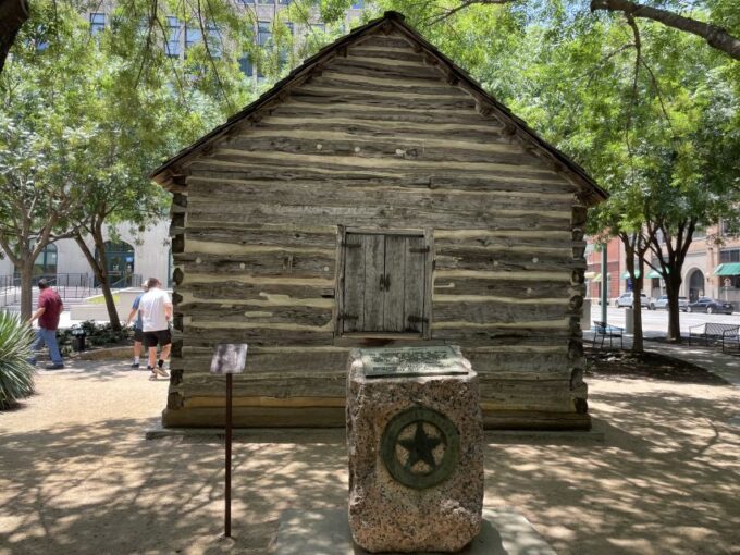 Dallas in Wonderland: A Self-Guided Audio Tour - Headphones and Charged Smartphone