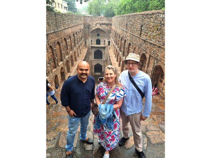 Delhi: Explore Delhis Street Art & Visit to an Art Centre - Booking Your Tour