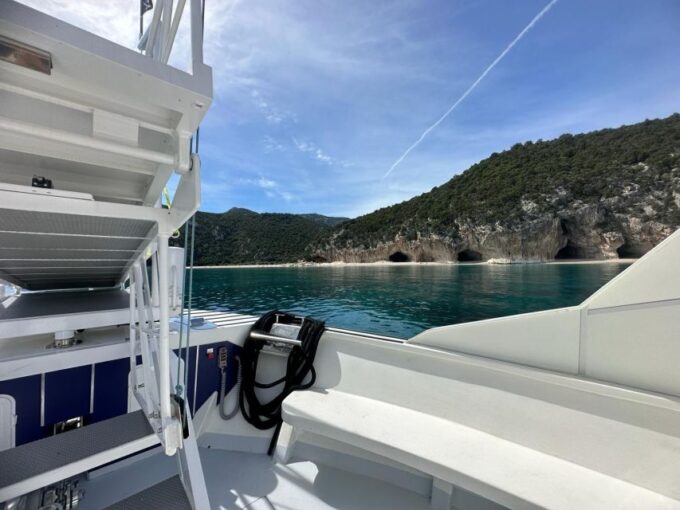 Dorgali: Cala Luna Boat Trip - Language Options
