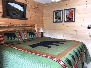 Downtown Gatlinburg Apartment - Booking Information