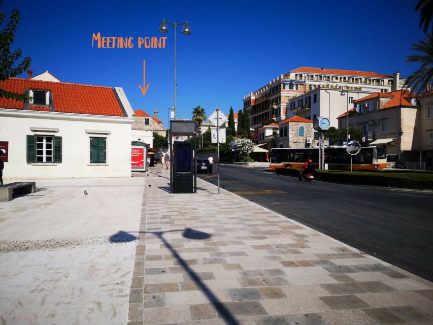 Dubrovnik: Old Town & City Walls Guided Tours Combo - Meeting Locations