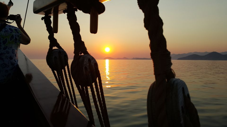 Dubrovnik: Sunset Cruise by Karaka With Sparkling Wine - Customer Ratings and Feedback