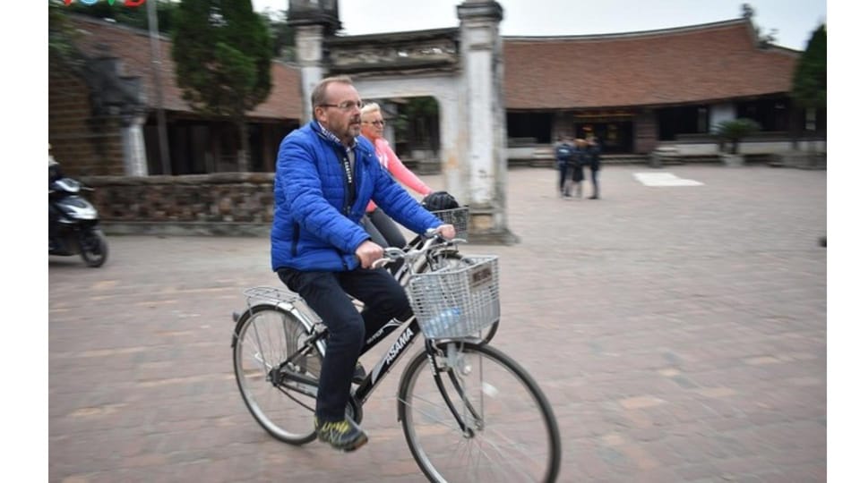 Duong Lam Ancient Village Private Tour In Ha Noi - Scenic Drive to Duong Lam