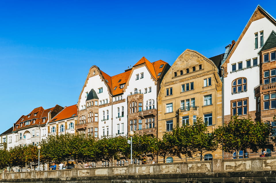 Düsseldorf: City Sightseeing Cruise on the Rhine - Boat Specifications