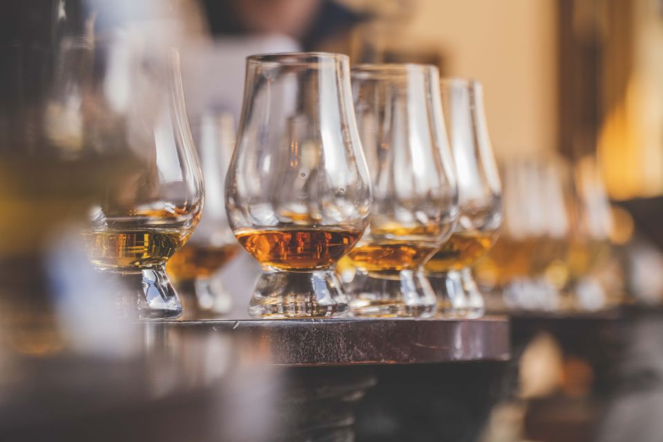 Edinburgh: Guided Whisky Tasting & Walking Tour - Meeting Point Details