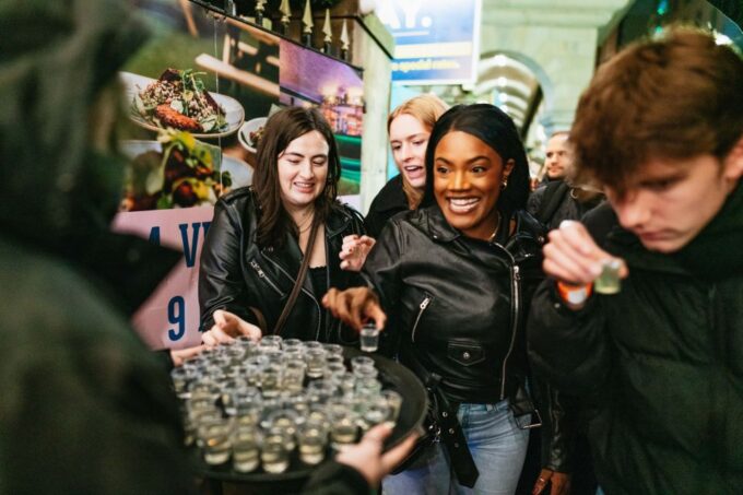Edinburgh: Pub Crawl With Free Shots & Discounts - Highlights of the Crawl
