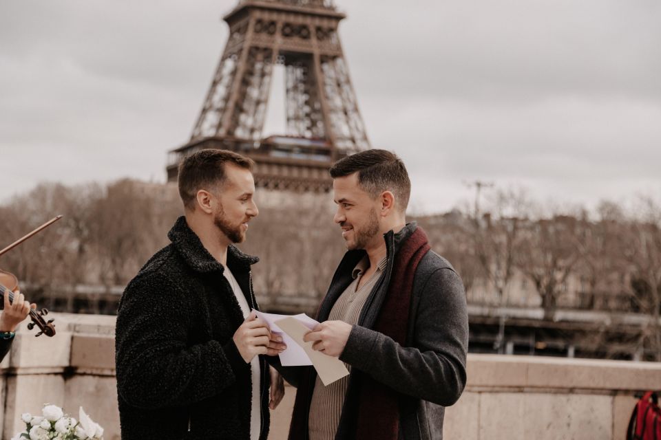 Eiffel Tower Proposal Lgbtqia+ / 1h Photographer - Frequently Asked Questions