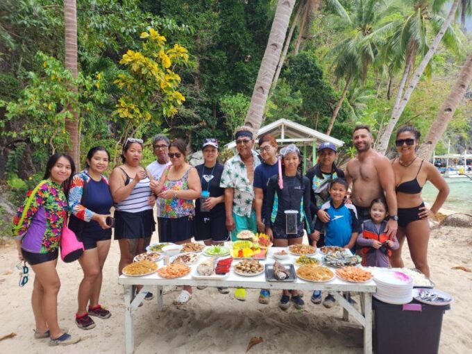 El Nido Tour A - Exploring Miniloc Islands Clear Waters