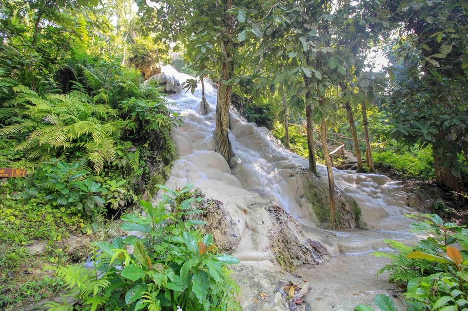 Enjoy Sticky Waterfall & Chet Si Fountain National Park - What to Expect