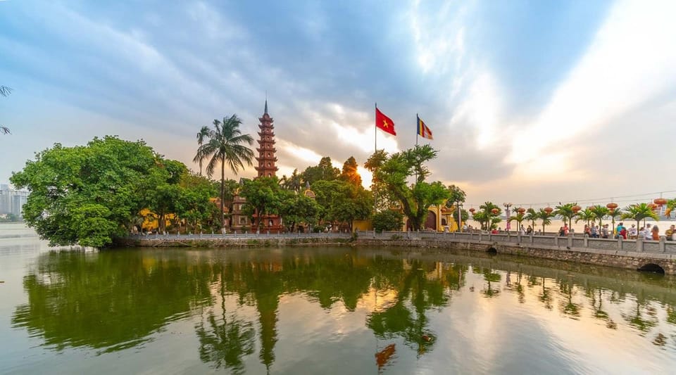 Explore All Famous Places In Ha Noi For 1 Day - Ngoc Son Temple Exploration