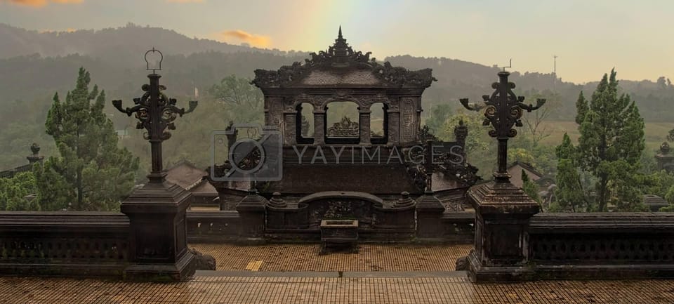 Explore the Ancient Beauty of the Imperial City of Hue - Vibrant Dong Ba Market