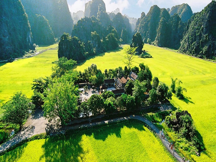 EXPLORE THE BEAUTY HOA LU - TAM COC - MUA CAVE - Pickup and Departure