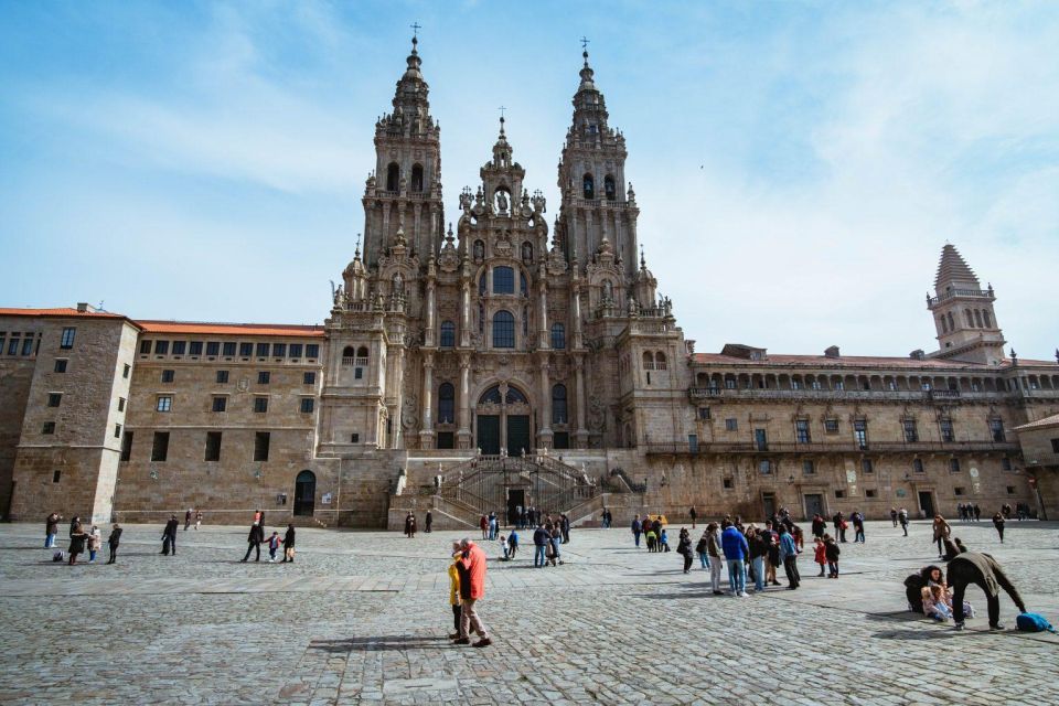 Exploring Santiago De Compostela Walking Tour for Couples - Galician Culture and Traditions