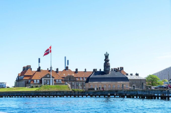 Family Tour of Copenhagen Old Town, Nyhavn With Boat Cruise - Meeting Point Details