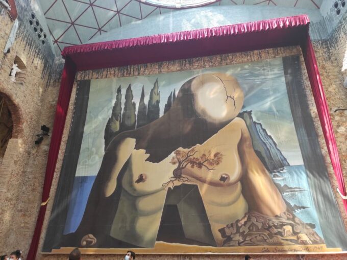 Figueres: City Walking Tour & Dali Museum - Exploring Dalis Hometown