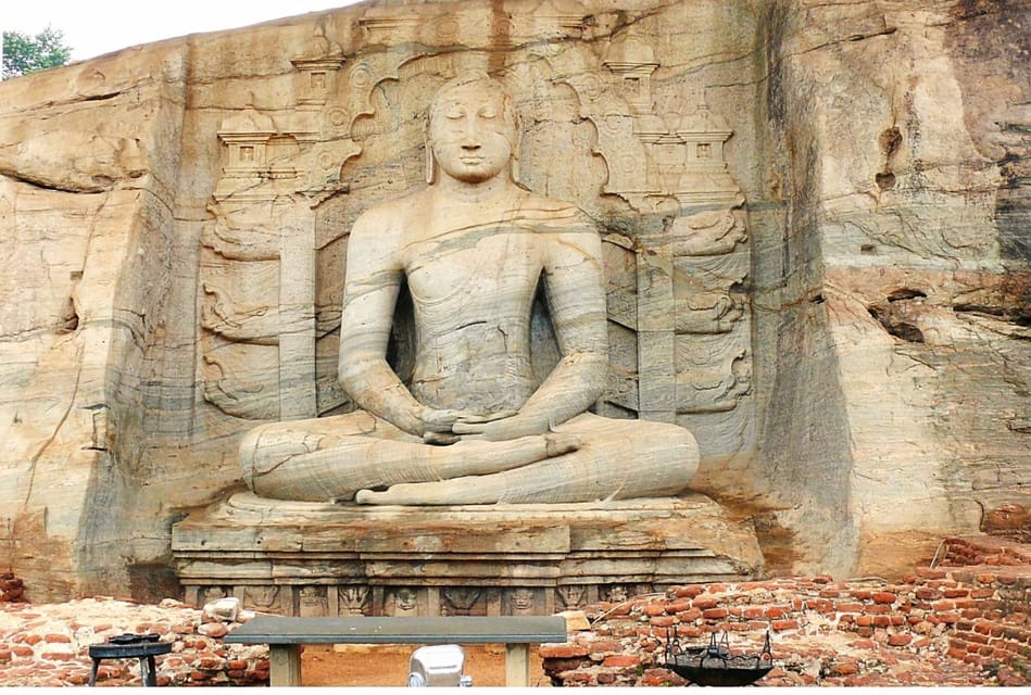 Fom Dambulla: Sigiriya Rock & Ancient City of Polonnaruwa - Discovering Polonnaruwas Grandeur