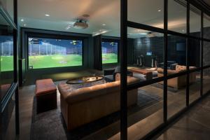 Four Seasons Hotel Houston - Policies and Important Information