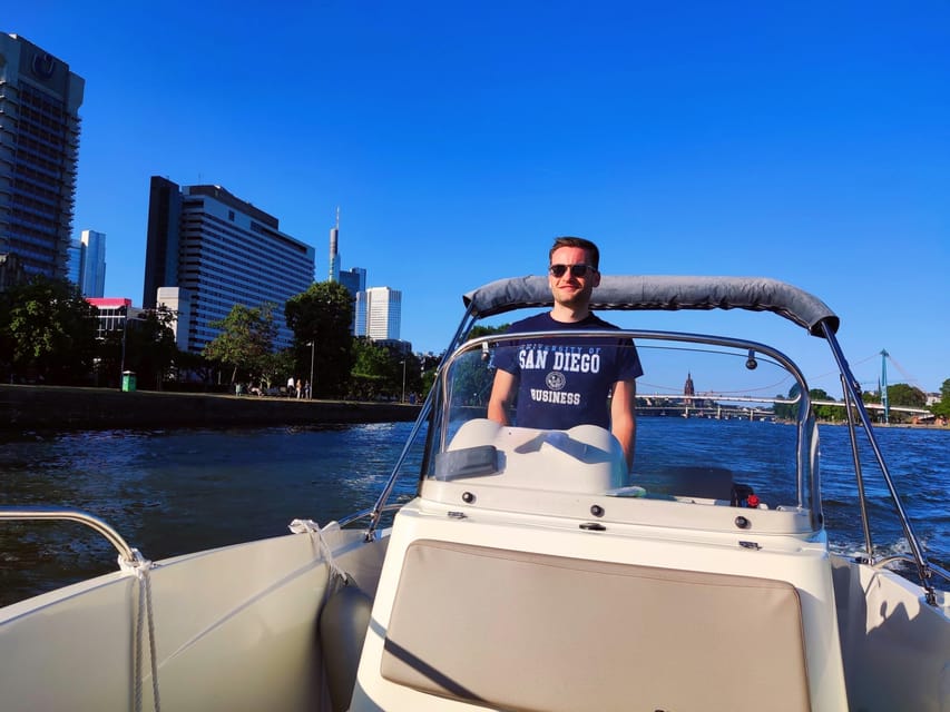 Frankfurt: Private Sport Boat Tour - Speed, Fun & Skyline - What to Bring