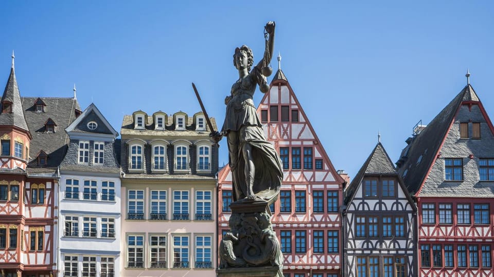 Frankfurt: Selfguided Audiotour Frankfurt Old Town - Discover Key Sights