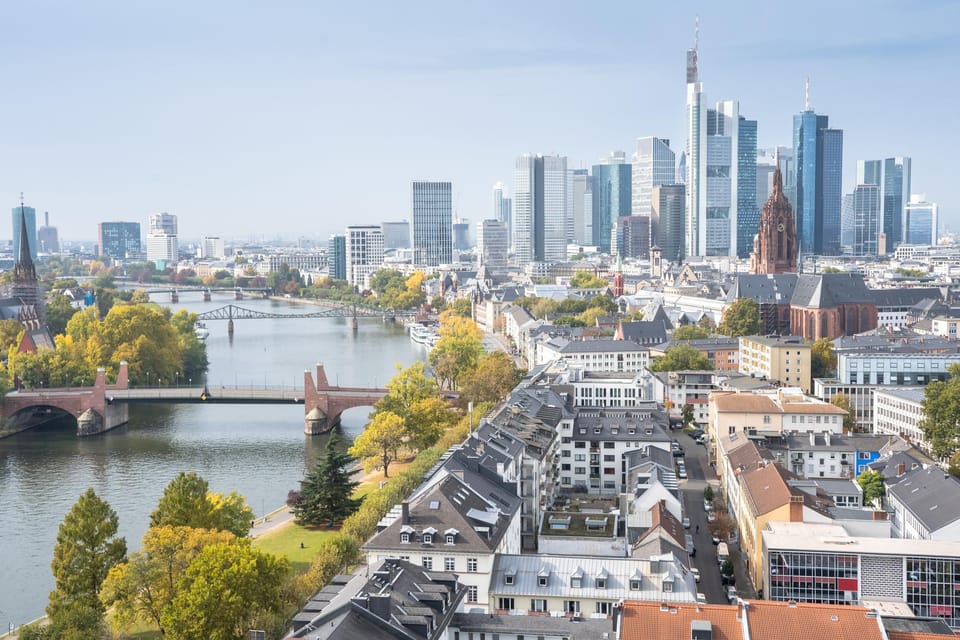 Frankfurt: Walking Tour With Audio Guide on App - Accessibility and Languages