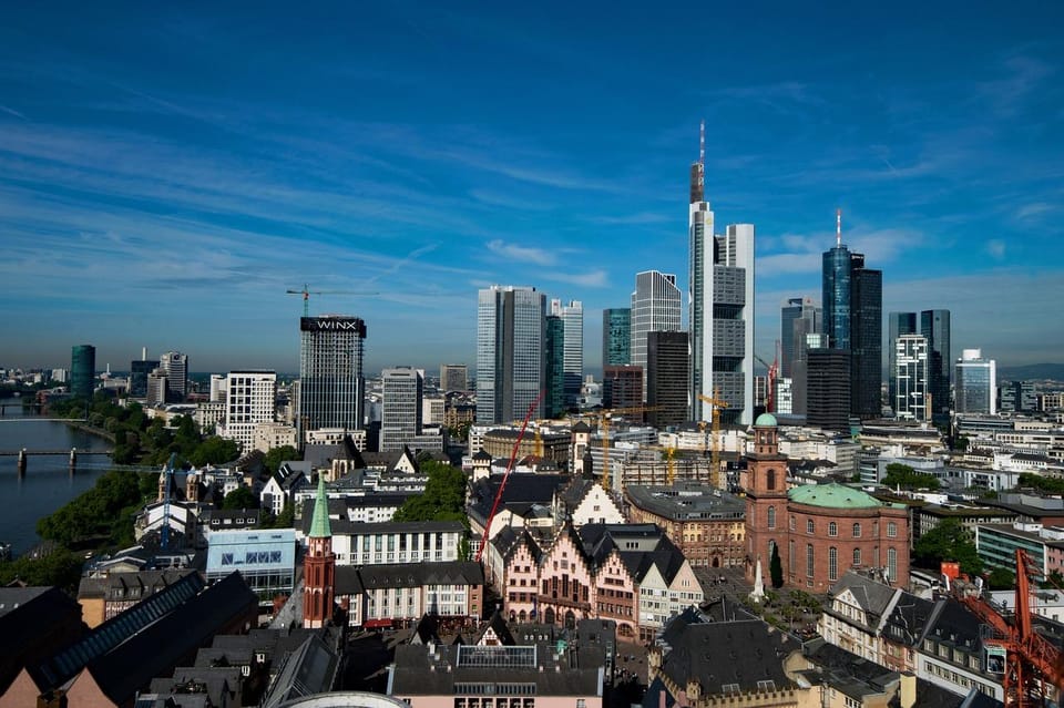 Frankfurts Democratic Legacy: Private Guided Walking Tour - Knowledgeable Guides Insights