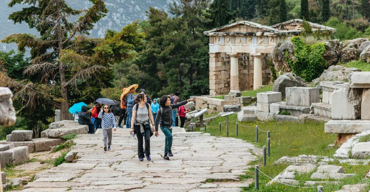 From Athens: Day Trip to Delphi and Arachova - Meal and Refreshments