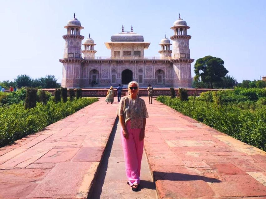 From Delhi: Same Day Taj Mahal, Agra Day Tour By Car - Experience With Tour Guides