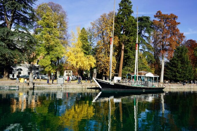 From Geneva: Day Tour for Palais De Iîle, Lake Annecy,Etc. - Frequently Asked Questions