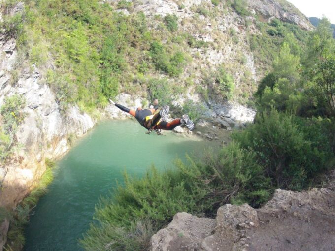 From Granada: Rio Verde Canyoning Tour - Group Size and Languages
