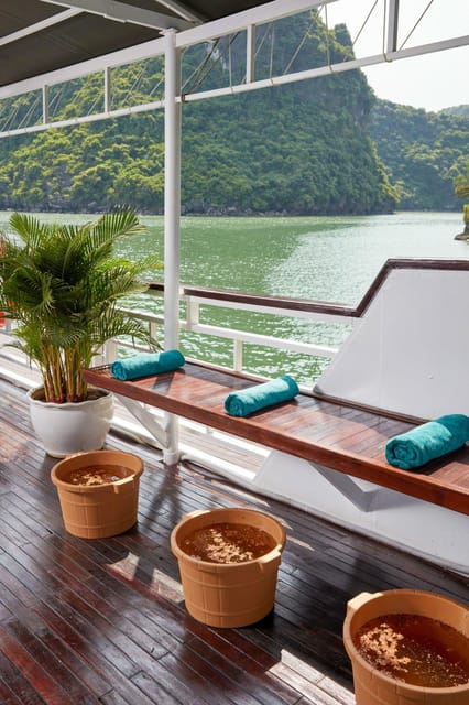 From Hanoi: Halong Bay 2-Day Cruise Luxury 4 Stars - Group Size Information